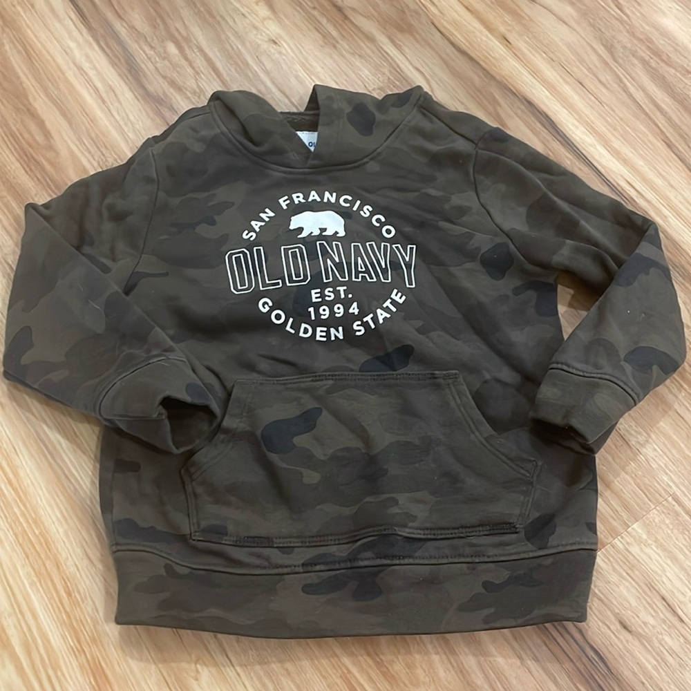 Camo old navy hoodie like new 3T